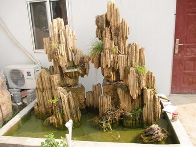 假山石
