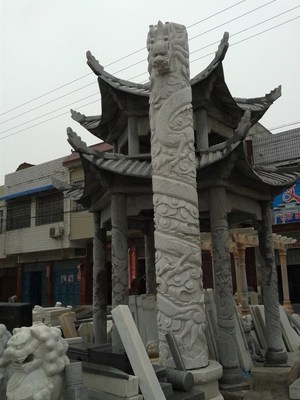 高5米汉白玉龙柱批发