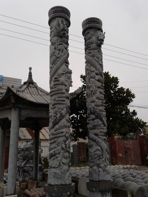 高5米青石龙柱直销