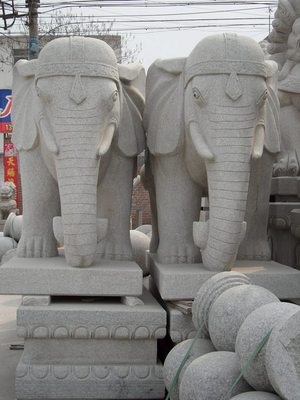 河南省南阳市镇平县花岗岩大象